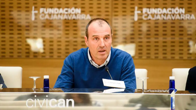 El periodista pamplon&eacute;s Alfredo Casares, en una cita anterior. ARCHIVO / ABLO LASAOSA