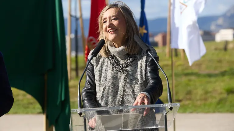 La alcaldesa de Pamplona, Cristina Ibarrola, junto con miembros de la Corporaci&oacute;n municipal, inauguran el 'Bosque Ol&iacute;mpico' en Mendillorri, una acci&oacute;n de compensaci&oacute;n de huella de carbono. Al acto ha asistido Alejandro Blanco, presidente del Comit&eacute; Ol&iacute;mpico Espa&ntilde;ol (COE) y deportistas ol&iacute;mpicos navarros como Nerea Pena, Izaskun Os&eacute;s, Carmen Rubio, Mari Lacruz, Miguel Indur&aacute;in, Juan Peralta o Jon Moncayola. I&Ntilde;IGO ALZUGARAY