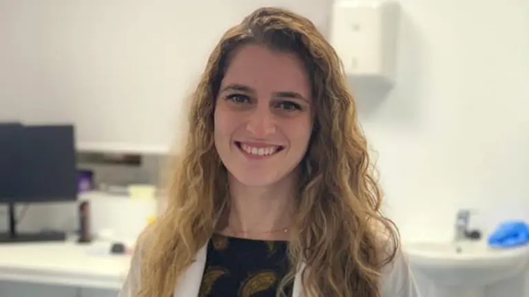 Myriam Viedma, la pamplonesa residente de Dermatolog&iacute;a que ha ganado el Primer Premio al Mejor Trabajo de Investigaci&oacute;n Ciladerm 2023. CEDIDA