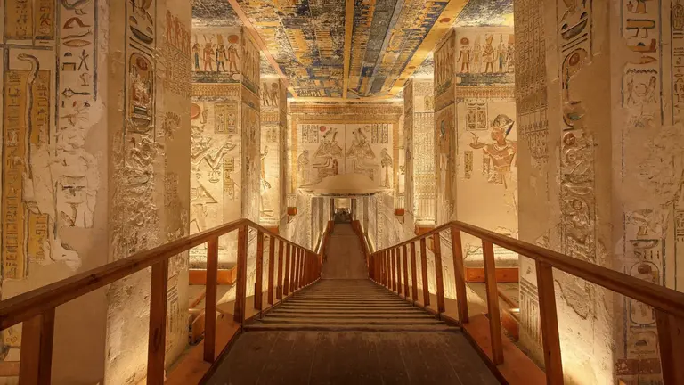 Interior de una pir&aacute;mide en Egipto. ARCHIVO