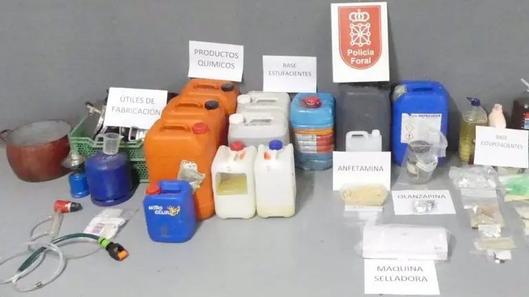 Material y drogas incautadas. - POLIC&Iacute;A FORAL