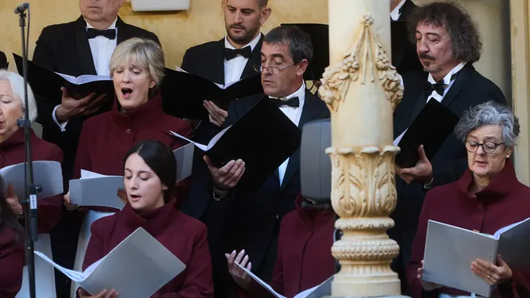 Con motivo de la celebración del Día de Navarra, la presidenta del Gobierno foral, María Chivite, preside el acto de la entrega de la Medalla de Oro de Navarra 2023 al centro en Pamplona de la Universidad Nacional de Educación a Distancia (UNED), que este año cumple el 50 aniversario de su creación. En el acto han estado presentes la presidenta del Congreso de los Diputados, Francina Armengol, y la ministra de Inclusión, Seguridad Social y Migraciones, Elma Saiz, y el presidente del Parlamento de Navarra, Unai Hualde, entre otras autoridades. IÑIGO ALZUGARAY