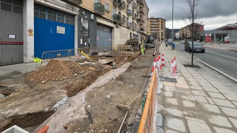 Fotograf&iacute;a de la calle Carlos VII en Estella durante las obras. CEDIDA