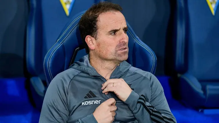 Jagoba Arrasate, head coach of CA Osasuna, looks on during the Spanish league, La Liga EA Sports, football match played between Cadiz CF and CA Osasuna at Nuevo Mirandilla stadium on December 10, 2023, in Cadiz, Spain.
Joaquin Corchero / AFP7 / Europa Press
10/12/2023 ONLY FOR USE IN SPAIN