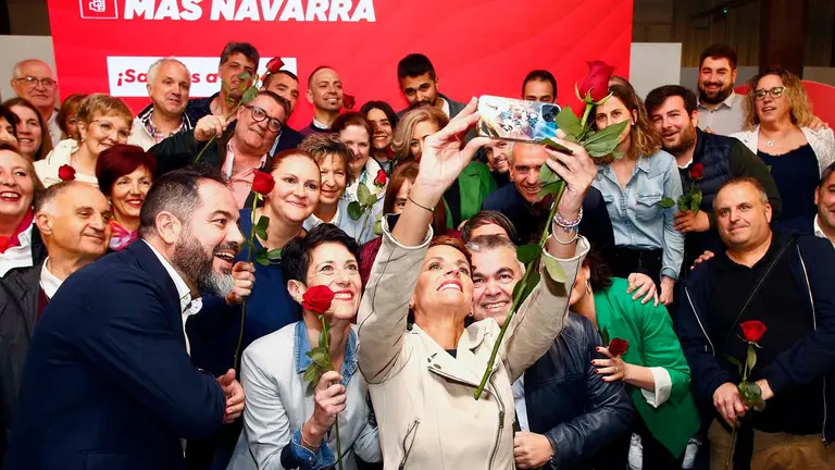 Cerd&aacute;n, Alz&oacute;rriz y Chivite, en un acto del partido en la pasada campa&ntilde;a electoral EFE/ Jes&uacute;s Diges