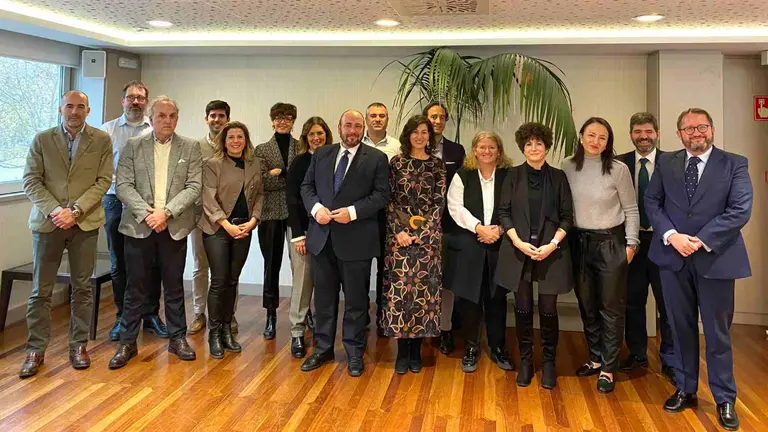 Miembros de la Asociaci&oacute;n de Hoteles de Pamplona tras la celebraci&oacute;n de la Asamblea general. ASOCIACION HOSTELER&Iacute;A Y TURISMO DE NAVARRA