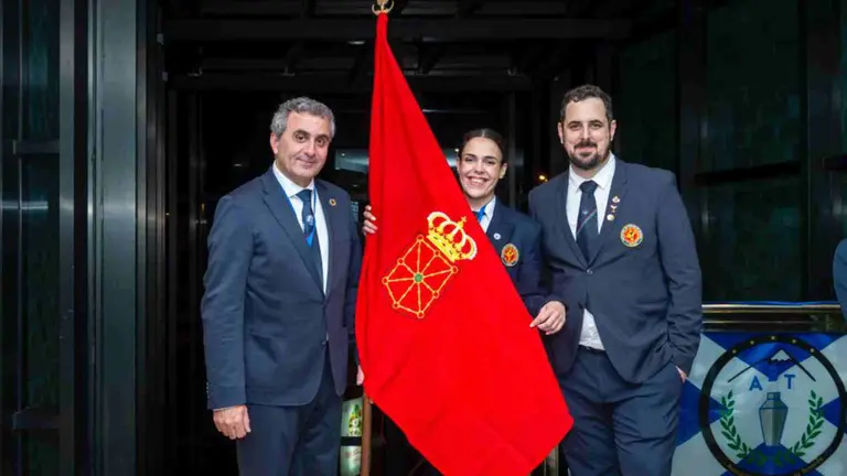 Carlos Rodríguez, Ainara Albiz y José Mutilva en el Congreso Nacional de Cocteler&iacute;a. ROBERTO LECHADO