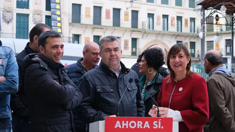 Acto electoral de Santos Cerd&aacute;n, candidato del PSN al Congreso, en Tudela CEDIDA