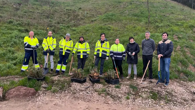 Miembros de la plantilla de Geoalcali y Ayuntamiento de Javier. CEDIDA