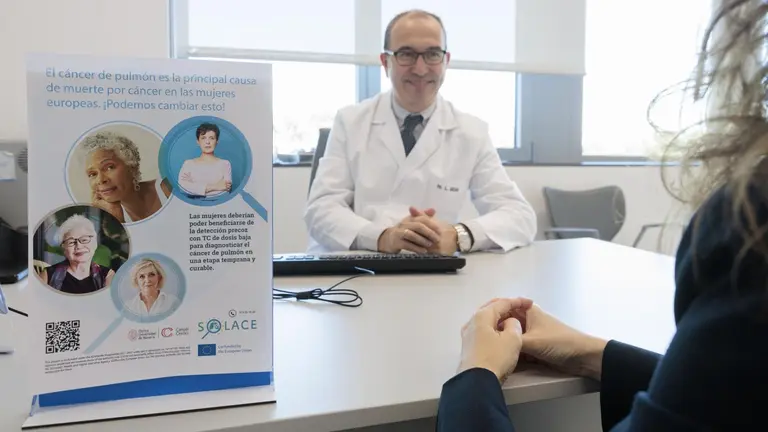 El Dr. Luis Seijo, director del Departamento de Neumolog&iacute;a y especialista del &Aacute;rea de C&aacute;ncer de Pulm&oacute;n del CCUN, &uacute;nico centro espa&ntilde;ol participante en SOLACE. CL&Iacute;NICA UNIVERSIDAD DE NAVARRA