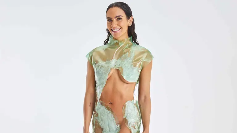 El vestido que luci&oacute; la televisiva Cristina Pedroche ha sido dise&ntilde;ado por la navarra Paula Ulargui. EUROPAPRESS