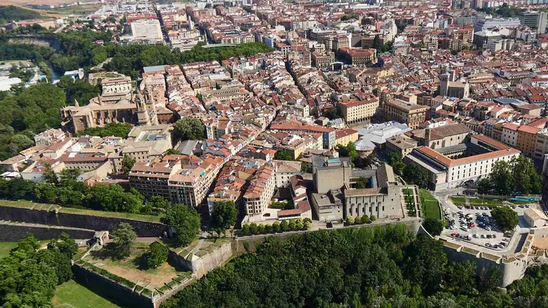 Vista a&eacute;rea del casco viejo de Pamplona. EUROPAPRESS