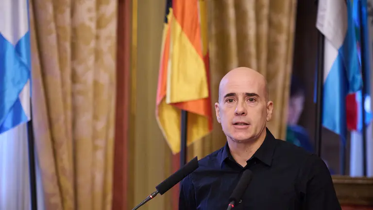 El alcalde, Joseba Asiron, y miembros de la Corporaci&oacute;n municipal participan en la entrega de la XXII Haba de Oro, otorgada por la Asociaci&oacute;n Cabalgata Reyes Magos de Pamplona a ASPACE. PABLO LASAOSA