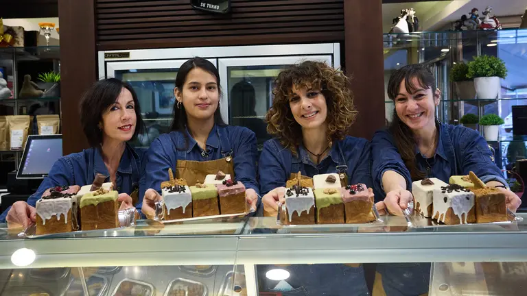 Pastelería Miravalles en la calle Miravalles 17 de Pamplona. IÑIGO ALZUGARAY