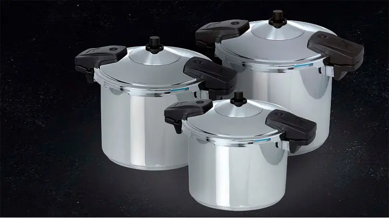 La olla superr&aacute;pida de Jata es la preferida del cocinero Karlos Argui&ntilde;ano y la utiliza en su programa de televisi&oacute;n. CEDIDA