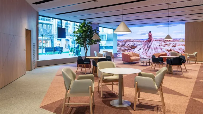 El nuevo centro 'all in one' de CaixaBank ubicado en la Avenida Carlos III de Pamplona. CEDIDA