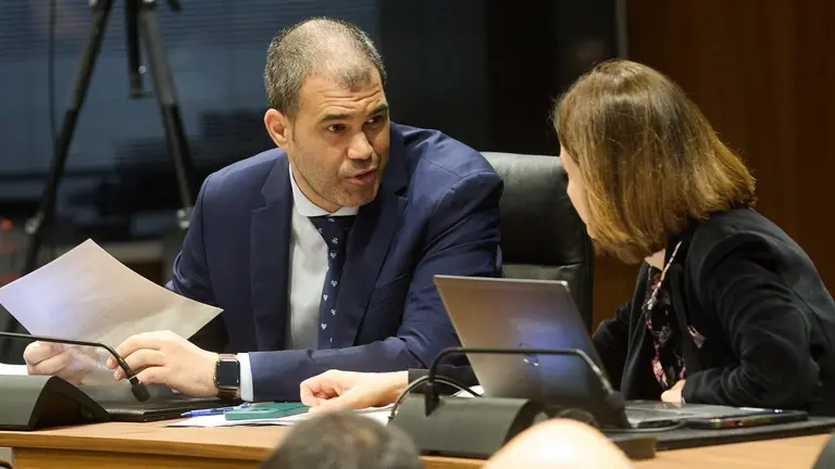 Javier Garcia en el Pleno del Parlamento de Navarra. I&Ntilde;IGO ALZUGARAY
