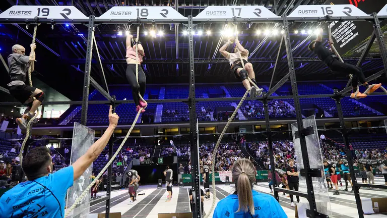 Celebración de los Picsil Pamplona Games de Crossfit en el Navarra Arena con la participación de 1.120 atletas. IÑIGO ALZUGARAY