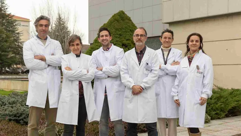 Fernando Pastor, Puri Fortes, Eric Rovira, Rub&eacute;n Hern&aacute;ndez, Beatriz Moreno y Nerea Razquin, investigadores del Cima de la Universidad de Navarra. UNIVERSIDAD DE NAVARRA