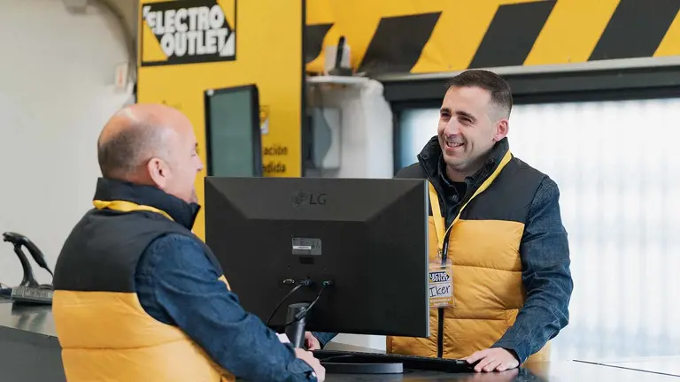 Electro Outlet ha abierto una tienda en el polígono de Mutilva con electrodomésticos de liquidación a precios increíbles.  TAMARA GARCÉS