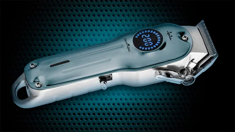 El cortador de pelo profesional de Jata y Marco Aldany ofrece resultados profesionales sin necesidad de ir a la peluquería. CEDIDA