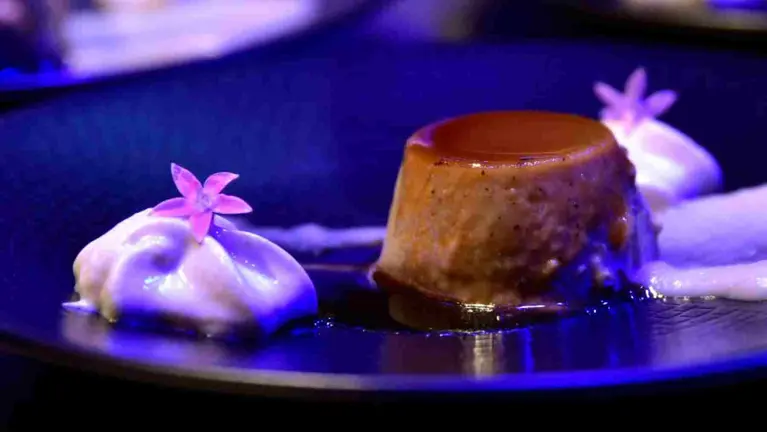 &lsquo;Texturas de coliflor y cebolla&rsquo; el pincho de Abel Gurrea, del Restaurante Venta del Sot&oacute;n de Huesca, ganador del II Concurso de Espa&ntilde;a de Pincho de Verdura de Tudela. AYUNTAMIENTO DE TUDELA