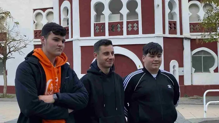 Junta directiva de la Asociaci&oacute;n Juvenil Taurina de Estella. CEDIDA