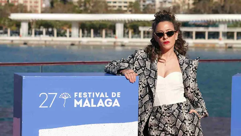 La directora de cine pamplonesa Andrea Jaurrieta posando en el Festival de Cine de M&aacute;laga. ALEZ ZEA / FESTIVAL DE CINE DE M&Aacute;LAGA