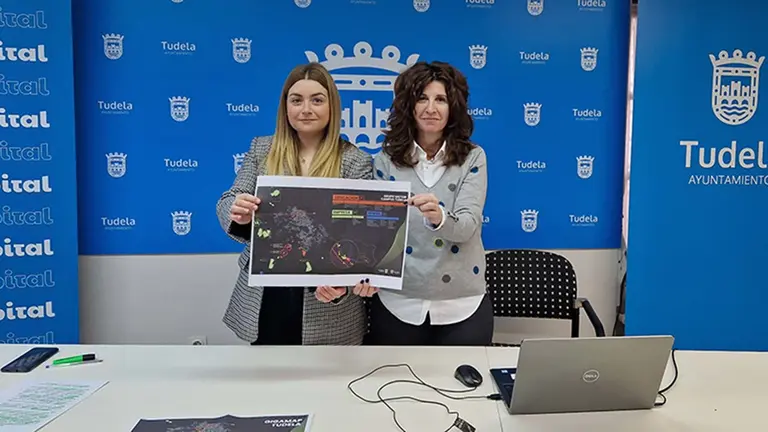 La concejala de Educaci&oacute;n, Laura Casanova, en la presentaci&oacute;n de Giga Map. AYUNTAMIENTO DE TUDELA