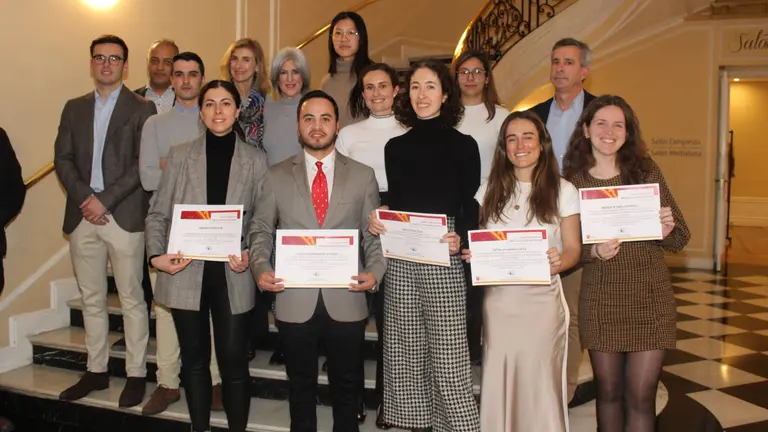 Autores principales de los casos finalistas y jurado. CEDIDA