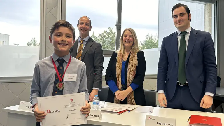 El colegio biling&uuml;e Miravalles - El Red&iacute;n celebra un concurso de declamaci&oacute;n. CEDIDA