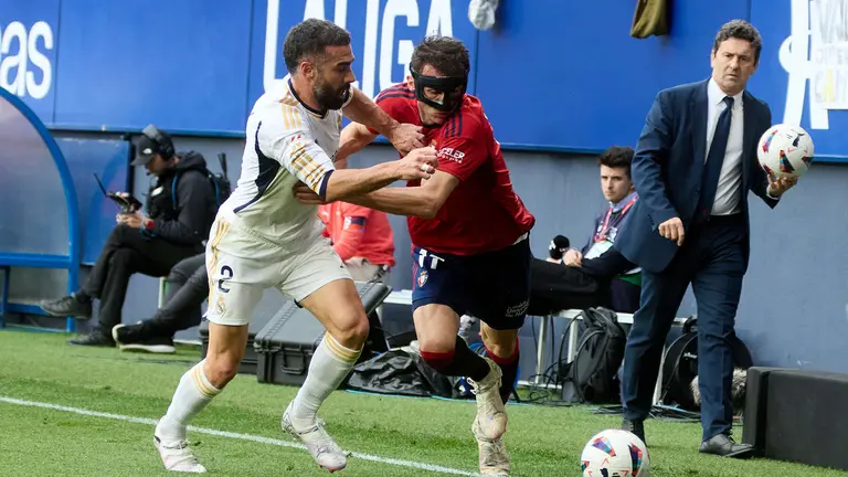 durante el partido de La Liga EA Sports entre CA Osasuna y Real Madrid CF disputado en el estadio de El Sadar en Pamplona. I&Ntilde;IGO ALZUGARAY