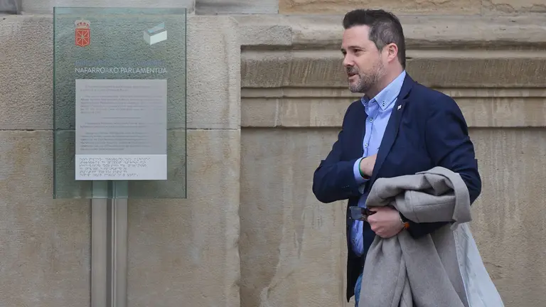 Comparecencia de los consejeros &Oacute;scar Chivite y Jos&eacute; Mari Aierdi en la Comisi&oacute;n de Cohesi&oacute;n Territorial del Parlamento de Navarra para explicar el proyecto de la planta centralizada de fangos de Tudela y su impacto medioambiental en la zona, con la presencia del alcalde de Tudela, Alejandro Toquero. I&Ntilde;IGO ALZUGARAY