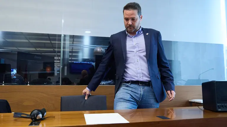 Comparecencia de los consejeros Óscar Chivite y José Mari Aierdi en la Comisión de Cohesión Territorial del Parlamento de Navarra para explicar el proyecto de la planta centralizada de fangos de Tudela y su impacto medioambiental en la zona, con la presencia del alcalde de Tudela, Alejandro Toquero. IÑIGO ALZUGARAY