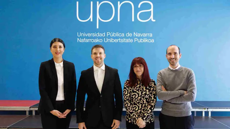 Mar&iacute;a Isabel Dom&iacute;nguez Yamasaki, Mikel L&oacute;pez S&aacute;ez de Asteasu, Esther Aldave Monreal y Pablo Zubiate Orzanco. Faltan en la foto Mar&iacute;a Anc&iacute;n R&iacute;podas y Gonzalo Mart&iacute;n Vicente Fuenzalida. UPNA