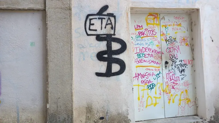 Imagen de una de las pintadas a favor de ETA. CEDIDA