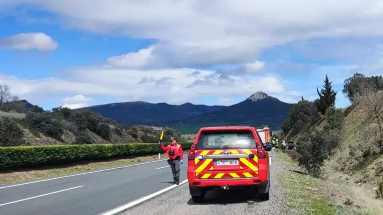 Herido leve al sufrir una salida de v&iacute;a en la AP-15, en Ol&oacute;riz. Bomberos de Navarra