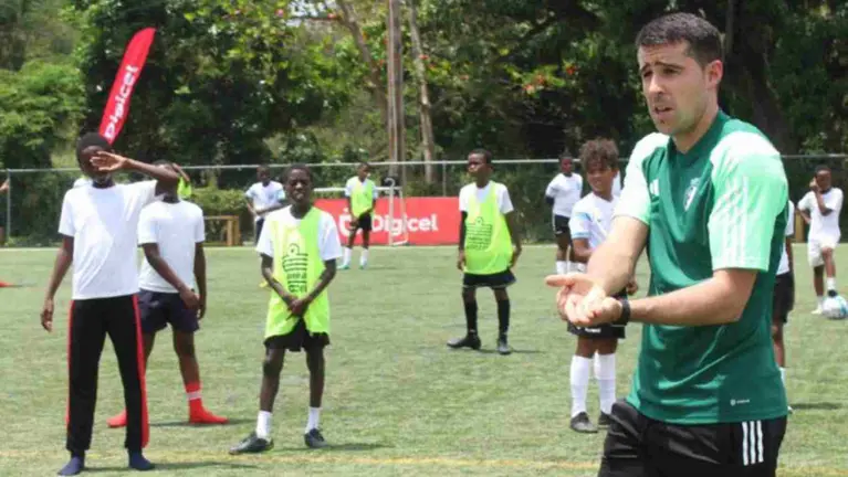Osasuna ha enviado a dos entrenadores de su estructura en Tajonar a Jamaica. OSASUNA