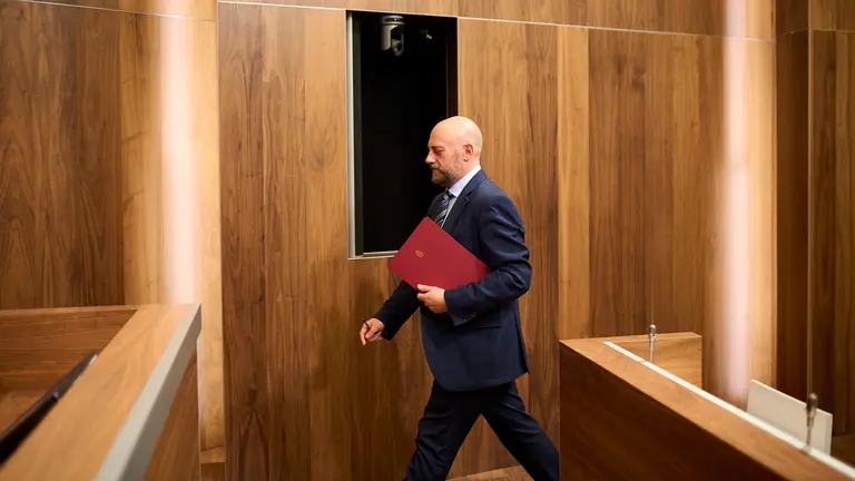 Jos&eacute; Luis Arasti y Carlos Gimeno comparecen en rueda de prensa tras la Sesi&oacute;n de Gobierno. PABLO LASAOSA