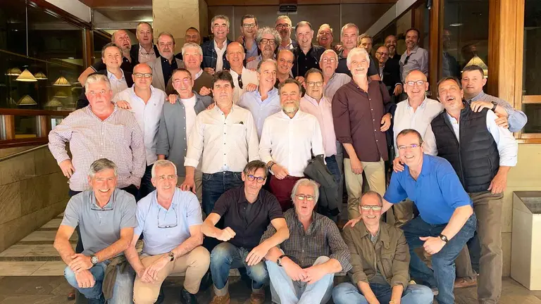 Comida de exalumnos del colegio El Red&iacute;n de 1982 en el hotel Maisonnave. Navarra.com