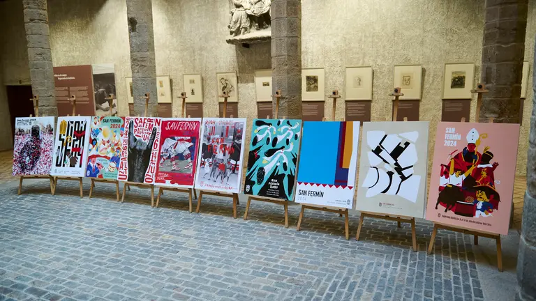 Presentaci&oacute;n de las diez obras finalistas del concurso de carteles de San Ferm&iacute;n 2024. PABLO LASAOSA