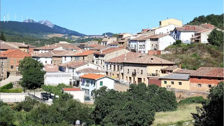 Vista de la localidad navarra de Azuelo. Instagram ayuntamientodeazuelo