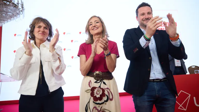 Cierre del XIII Congreso de Uni&oacute;n del Pueblo Navarro, en el que Cristina Ibarrola ha resultado elegida nueva presidenta del partido regionalista en sustituci&oacute;n de Javier Esparza. Alejandro Toquero ha sido elegido como vicepresidente y Cristina Sota como secretaria general. I&Ntilde;IGO ALZUGARAY