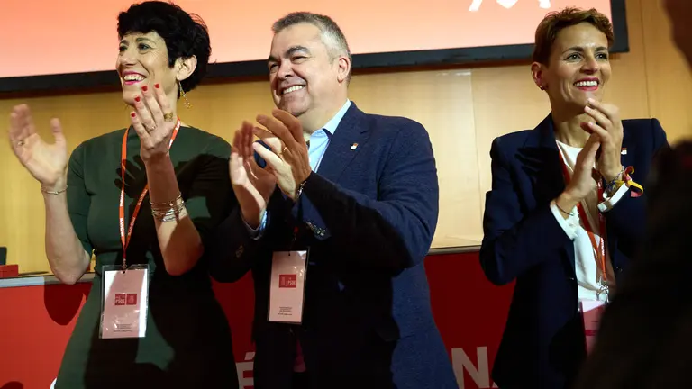 Comité Regional del PSN con la presencia de la secretaria general del PSN-PSOE, María Chivite, el secretario de Organización del PSOE, Santos Cerdán, y la ministra de Inclusión, Seguridad Social y Migraciones, Elma Saiz. IÑIGO ALZUGARAY