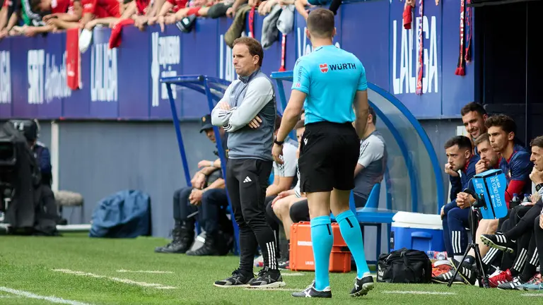 Jagoba Arrasate (entrenador CA Osasuna) durante el partido de La Liga EA Sports entre CA Osasuna y Real Betis disputado en el estadio de El Sadar en Pamplona. I&Ntilde;IGO ALZUGARAY