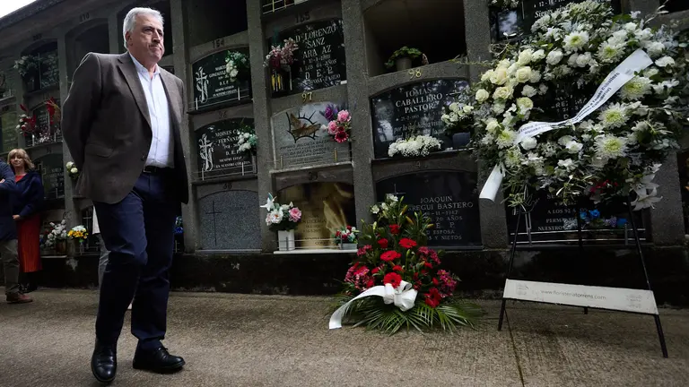 Homenaje del Ayuntamiento de Pamplona al concejal de UPN Tom&aacute;s Caballero, asesinado el 6 de mayo de 1998 por la banda terrorista ETA. I&Ntilde;IGO ALZUGARAY