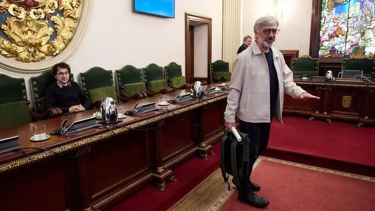 Koldo Mart&iacute;nez, concejal de Geroa Bai-PNV, durante un pleno del Ayuntamiento de Pamplona. I&Ntilde;IGO ALZUGARAY
