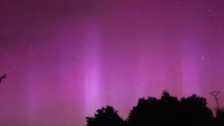 La aurora boreal ha sido visible pr&aacute;cticamente desde cualquier punto de Navarra. NAVARRA.COM