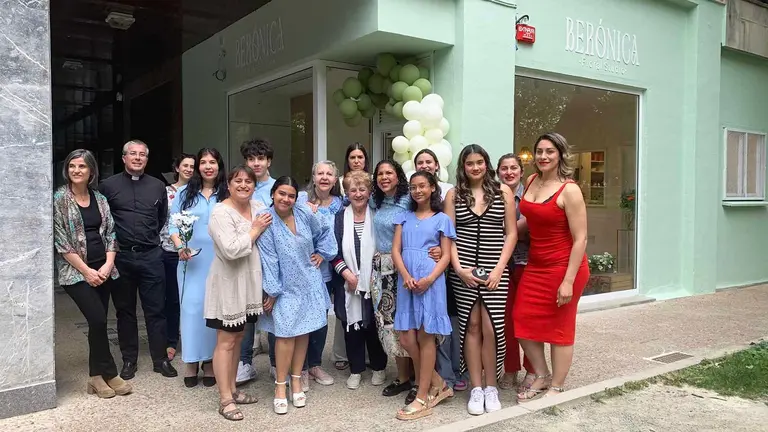 Inauguraci&oacute;n del studio floral Ber&oacute;nica en la avenida de Sancho el Fuerte 10 bajo de Pamplona. Navarra.com.