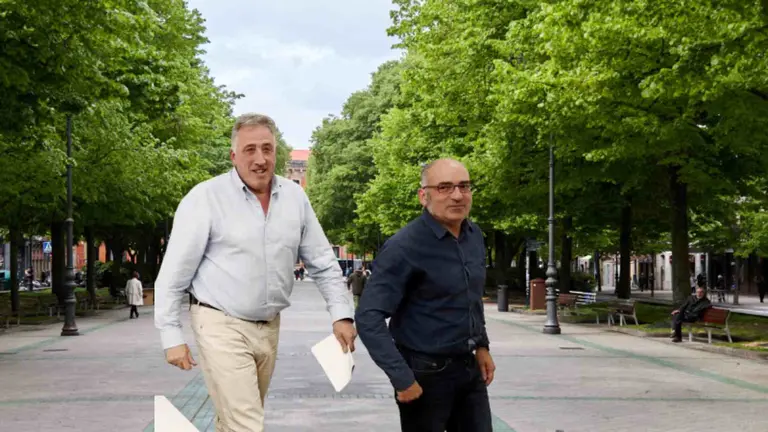 Fotomontaje de Asir&oacute;n y Abaurrea sobre una foto del arbolado del Paseo Sarasate.